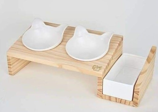 Fluffy Feeding Station