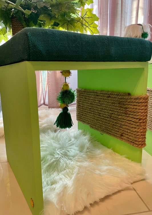 Fluffy Tale Purr n Play Lounge